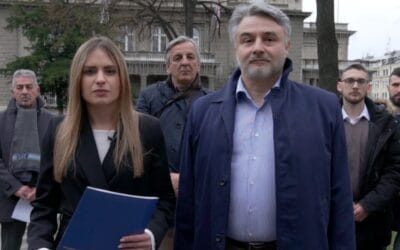 (ВИДЕО) ПОРУКА ВУЧИЋУ – НЕ УДАРАЈТЕ НА ПОРОДИЦУ!