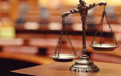 ТРАЖИМО ПОВЛАЧЕЊЕ УСТАВНИХ ИЗМЕНА У ОБЛАСТИ ПРАВОСУЂА!