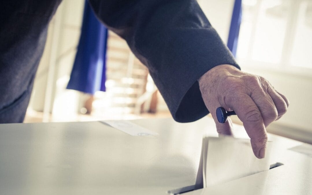 ПРОТИВ СМО НОВОГ ЗАКОНА О РЕФЕРЕНДУМУ!