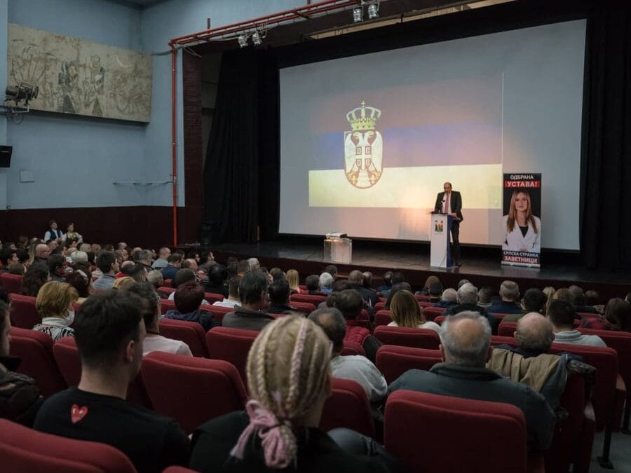 ОДГОВОР НЕМАЧКОМ АМБАСАДОРУ – „Ако су промене Устава добре зашто их нисте увели у Немачкој?!“