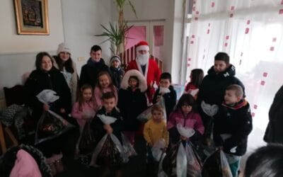 ЗАВЕТНИЦИ У ПРЕШЕВУ ОБРАДОВАЛИ НАЈМЛАЂЕ НОВОГОДИШЊИМ ПАКЕТИЋИМА!