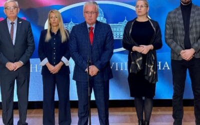 ОДГОВОР ЗУКОРЛИЋУ И УГЉАНИНУ – НИКО НЕЋЕ МЕЊАТИ ДРЖАВНЕ СИМБОЛЕ!