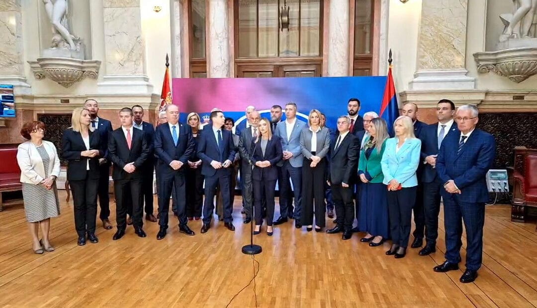 БРИСЕЛСКЕ ЕКСПОЗИТУРЕ ПРЕДВОЂЕНЕ СНС-ом БЕЖЕ ОД ЗАСЕДАЊА НАРОДНЕ СКУПШТИНЕ!