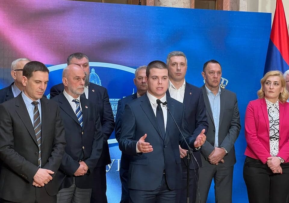 (ВИДЕО) НИКОЛА ДРАГИЋЕВИЋ: „СРБИЈА НИКОМЕ НЕ ТРЕБА ДА УВОДИ САНКЦИЈЕ, А КАМОЛИ ПРИЈАТЕЉИМА!“