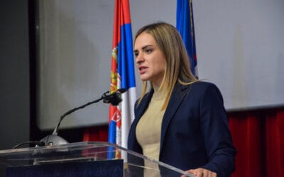 ХИЛ ЈЕ КАО ДИЈАМАНТ МАРГАРИН – У СВЕ СЕ МЕША