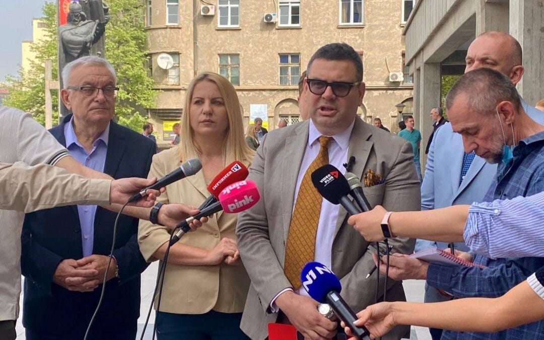 ПОДНЕТА КРИВИЧНА ПРИЈАВА ПРОТИВ ДИНКА ГРУХОЊИЋА И АНЕ ЛАЛИЋ