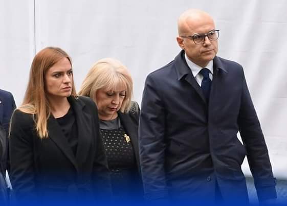 МИНИСТАРКА ЗА БРИГУ О ПОРОДИЦИ ОДАЛА ПОЧАСТ ЖРТВАМА МАСАКРА У РИБНИКАРУ 