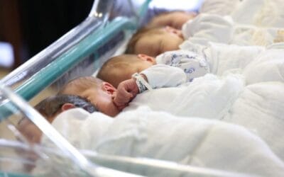 Рођена прва беба коју је на свет донела мајка са цистичном фиброзом – Милица Ђурђевић