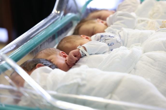 Рођена прва беба коју је на свет донела мајка са цистичном фиброзом – Милица Ђурђевић