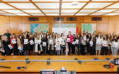 Ђурђевић Стаменковски мајкама уручила решења о додели субвенција за куповину прве некретнине