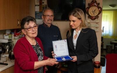 Милица Ђурђевић Стаменковски положила венац Тибору Церни и уручила Борачку споменицу његовој породици