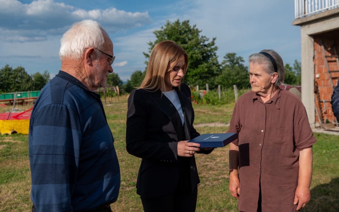 Ђурђевић у Пљевљима: Породици Предрага Леовца уручили смо борачку споменицу