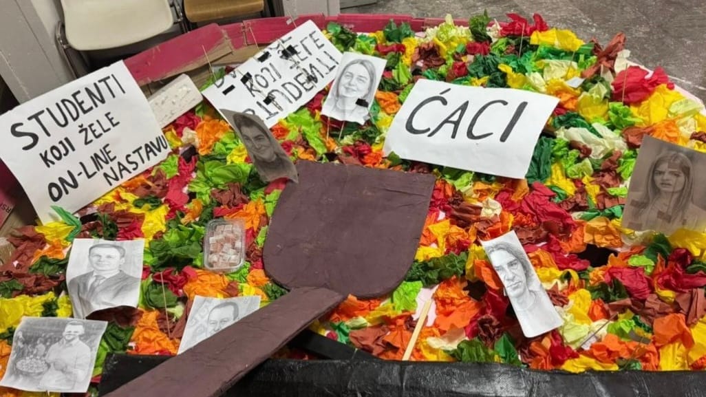 Срамно иживљавање над државом – кување мржње уместо дијалога